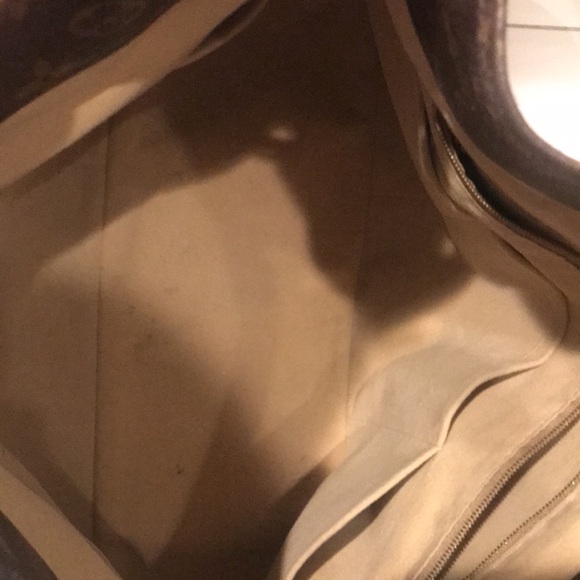 Authentic Louis Vuittton Artsy MM Bag - Picture 13 of 13